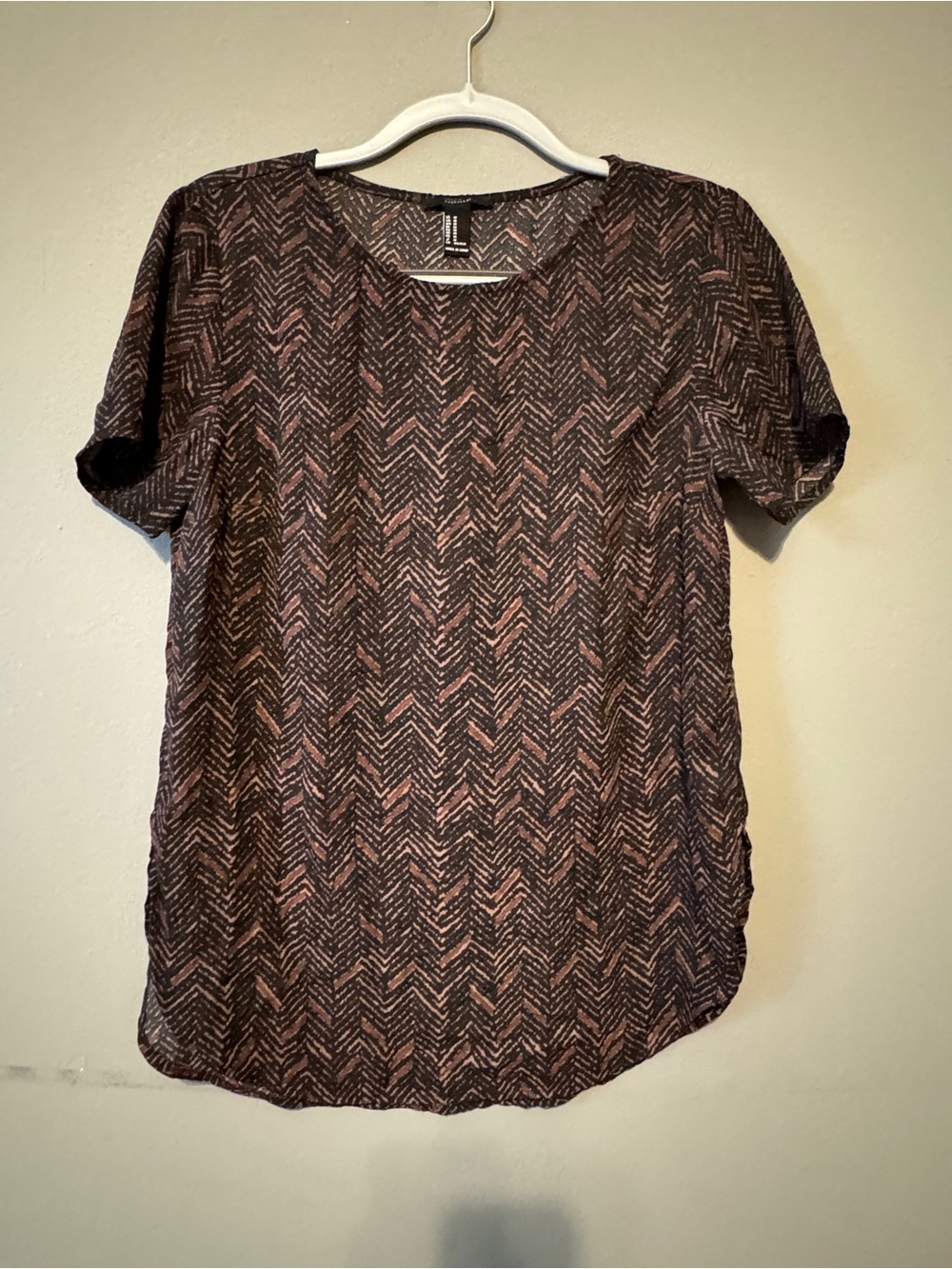 Forever 21 Short Sleeve Chevron Top - Black & Pink